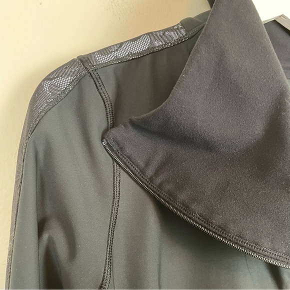 Lululemon Run: Draft Dodger Jacket Size 8 - Picture 14 of 16